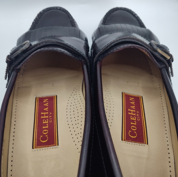 Cole Haan City Mens Loafers Pinched Buckle Tasseled Slip On Size 9 Shoe Burgundy - Picture 10 of 12